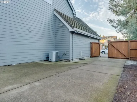 1256 SW Russ Lane Mcminnville OR 97128