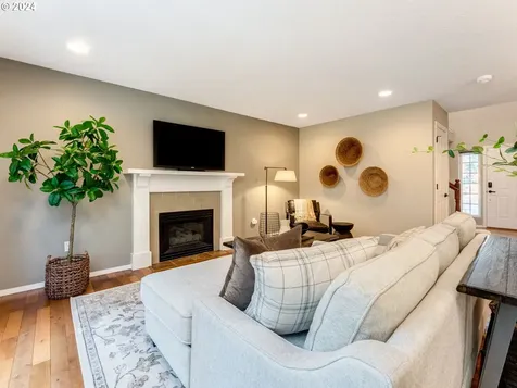 1256 SW Russ Lane Mcminnville OR 97128