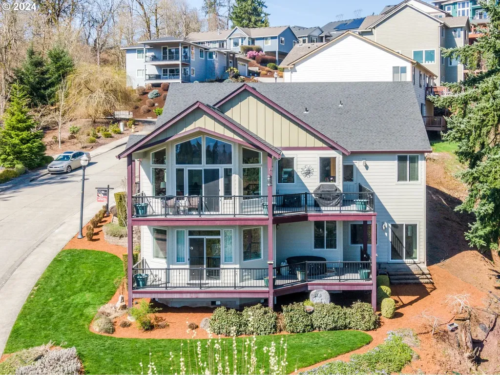 1806 N 6th Street Washougal WA 98671