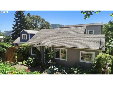 115 W Franklin Street Bingen WA 98605