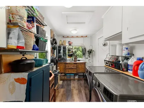 115 W Franklin Street Bingen WA 98605