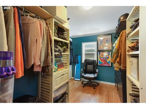115 W Franklin Street Bingen WA 98605