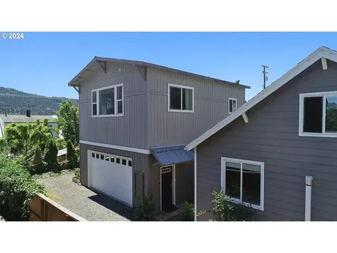 115 W Franklin Street Bingen WA 98605