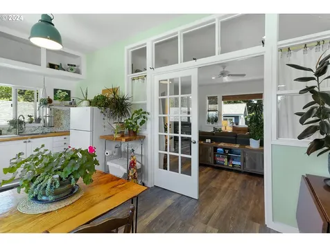 115 W Franklin Street Bingen WA 98605