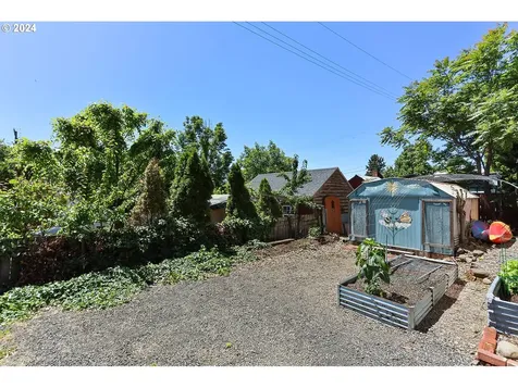 115 W Franklin Street Bingen WA 98605