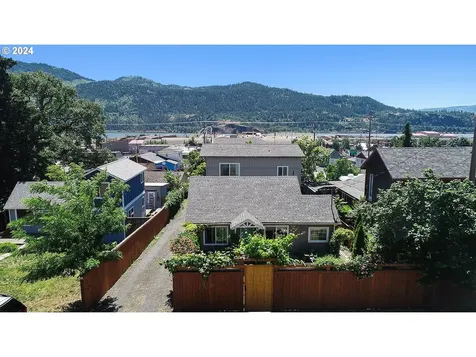 115 W Franklin Street Bingen WA 98605