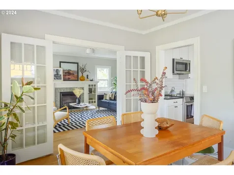 4633 Ne Halsey Street Portland OR 97213