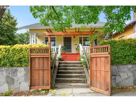 4633 Ne Halsey Street Portland OR 97213