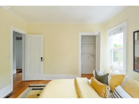 4633 Ne Halsey Street Portland OR 97213