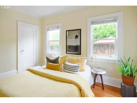 4633 Ne Halsey Street Portland OR 97213