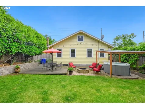 4633 Ne Halsey Street Portland OR 97213