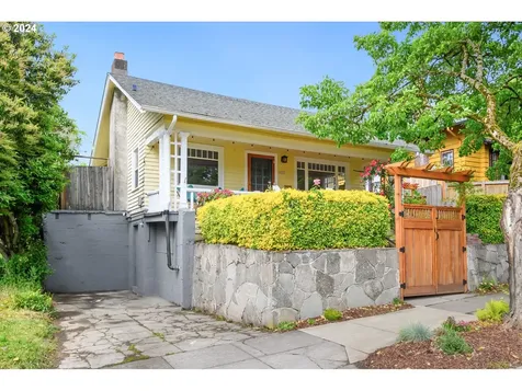 4633 Ne Halsey Street Portland OR 97213