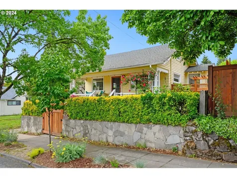 4633 Ne Halsey Street Portland OR 97213