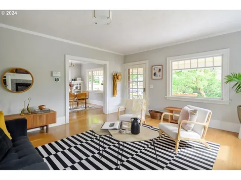 4633 Ne Halsey Street Portland OR 97213