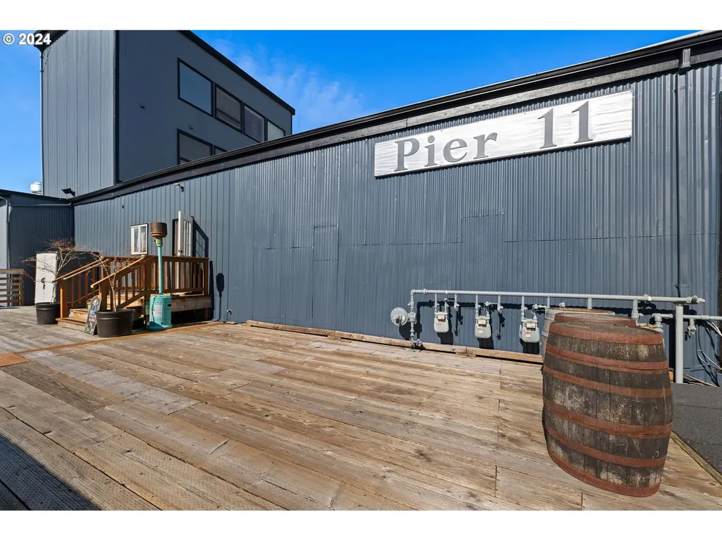 77 11th Street Astoria OR 97103