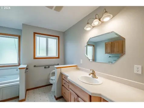930 Nw Meadow View Drive Corvallis OR 97330