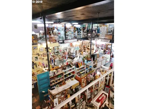 264 W 6th Avenue Junction City OR 97448