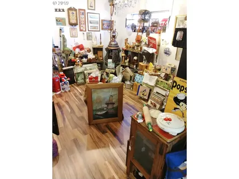 264 W 6th Avenue Junction City OR 97448