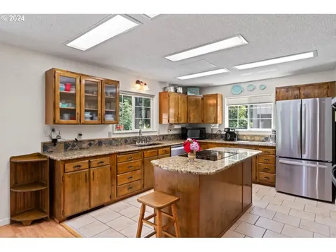 437 E Evans Drive Tidewater OR 97390