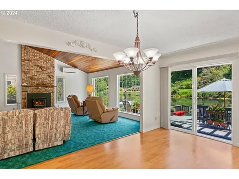 437 E Evans Drive Tidewater OR 97390