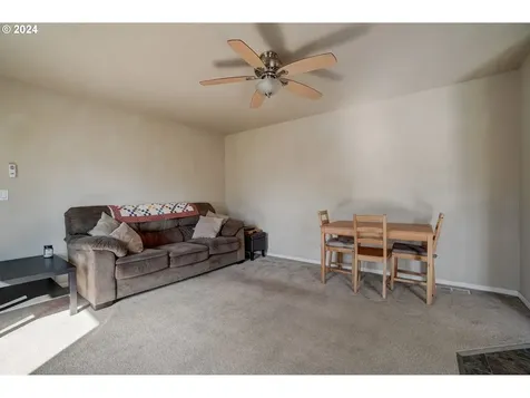 5339 Se 137th Avenue Portland OR 97236