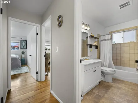 520 Harrison Street Fairview OR 97024