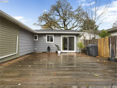 520 Harrison Street Fairview OR 97024