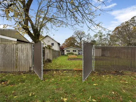 520 Harrison Street Fairview OR 97024