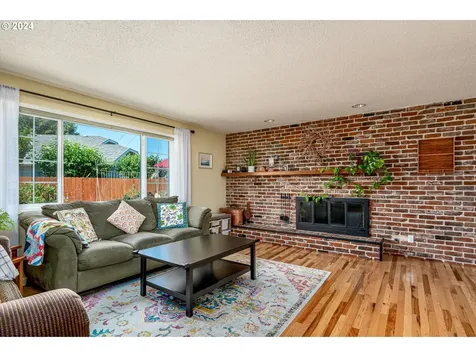 1855 Montreal Avenue Eugene OR 97408