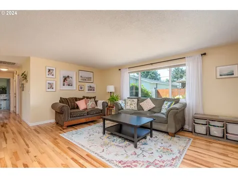 1855 Montreal Avenue Eugene OR 97408
