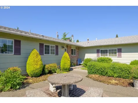 1855 Montreal Avenue Eugene OR 97408