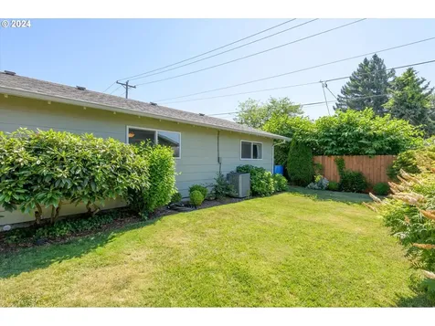 1855 Montreal Avenue Eugene OR 97408