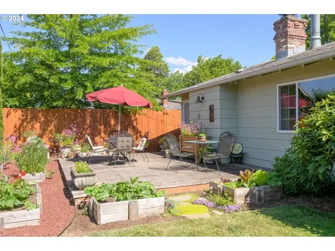 1855 Montreal Avenue Eugene OR 97408