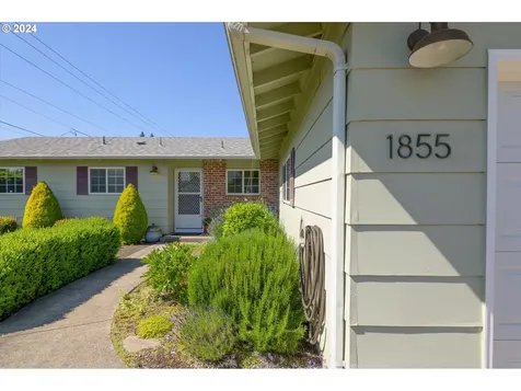 1855 Montreal Avenue Eugene OR 97408