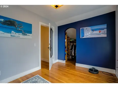 8711 Ne Brazee Street Portland OR 97220