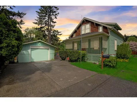 8711 Ne Brazee Street Portland OR 97220