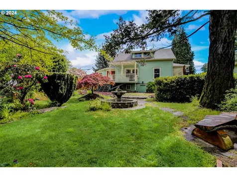 8711 Ne Brazee Street Portland OR 97220