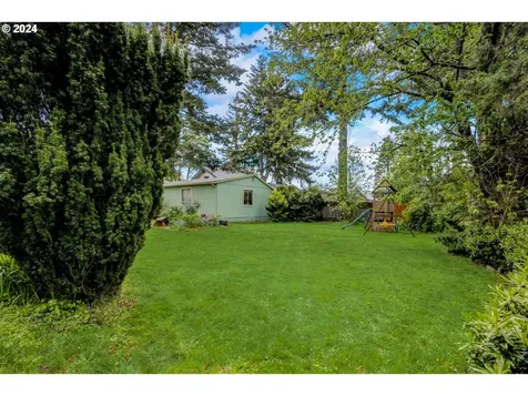 8711 Ne Brazee Street Portland OR 97220