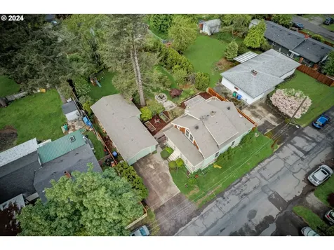 8711 Ne Brazee Street Portland OR 97220