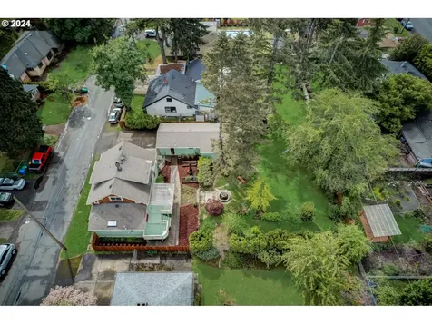 8711 Ne Brazee Street Portland OR 97220