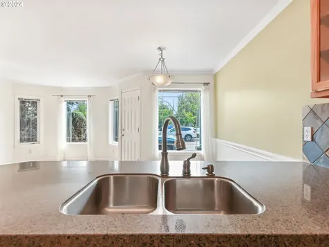 691 NE 8th Street Gresham OR 97030