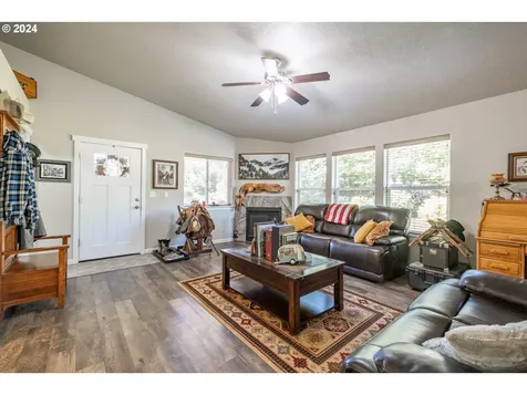 203 Ironwood Court Lyons OR 97358