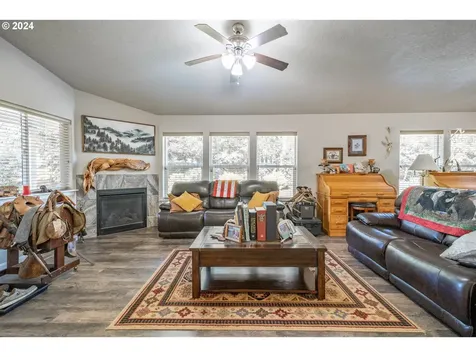 203 Ironwood Court Lyons OR 97358