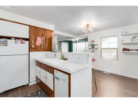 517 S 3rd Street Springfield OR 97477