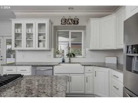 9700 NE Meadow Loop Newberg OR 97132