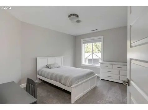 9700 NE Meadow Loop Newberg OR 97132