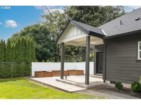 9700 NE Meadow Loop Newberg OR 97132