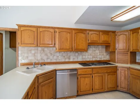 343 Zeigler Court Roseburg OR 97471