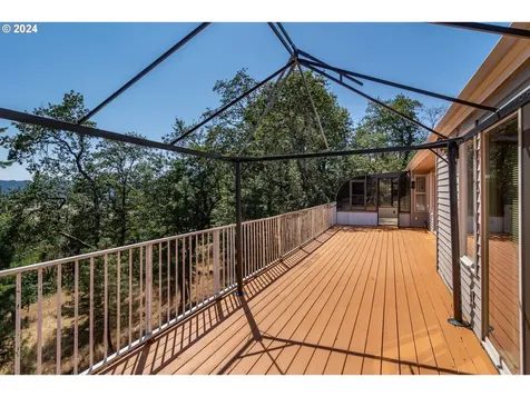 343 Zeigler Court Roseburg OR 97471