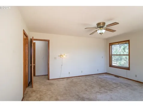 343 Zeigler Court Roseburg OR 97471